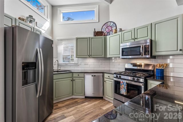 14021 Queens Harbor Road, Charlotte, NC 28278