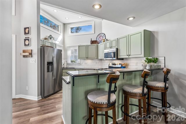 14021 Queens Harbor Road, Charlotte, NC 28278