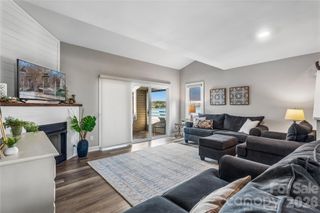 14021 Queens Harbor Road, Charlotte, NC 28278