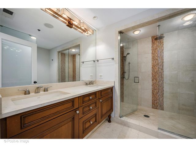 150 W Superior Street 1404, Chicago, IL 60610