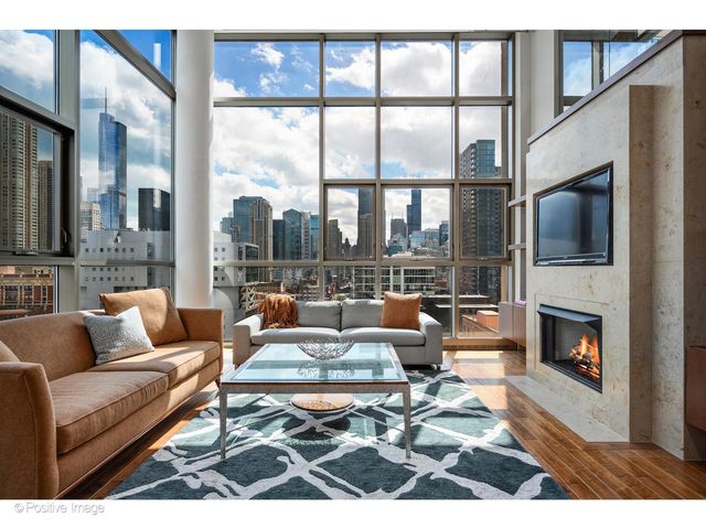 150 W Superior Street 1404, Chicago, IL 60610