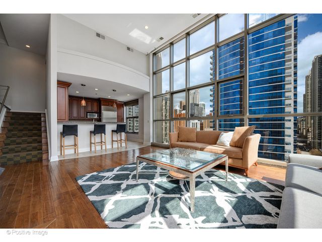 150 W Superior Street 1404, Chicago, IL 60610