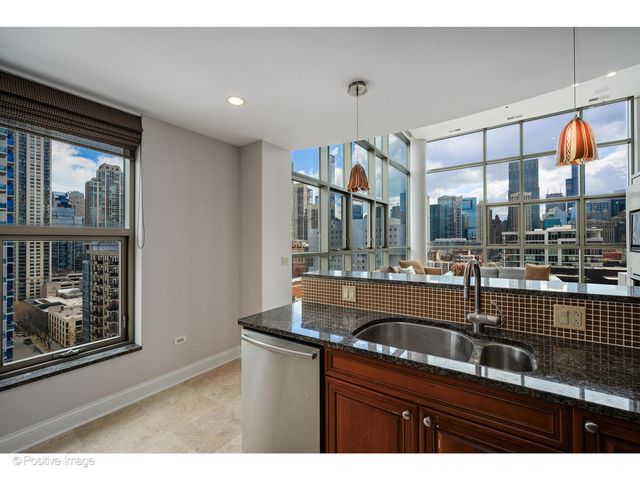 150 W Superior Street 1404, Chicago, IL 60610