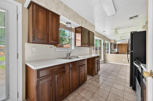 11519 South Drive, Houston, TX 77099