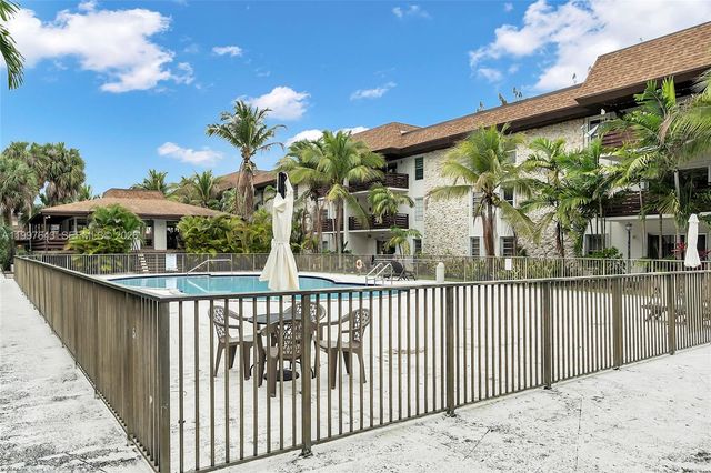 7473 SW 82nd St A314, Miami, FL 33143