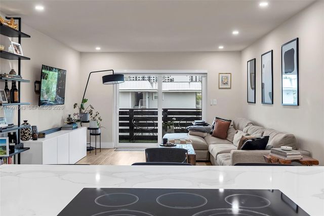 7473 SW 82nd St A314, Miami, FL 33143