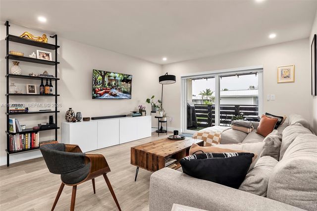 7473 SW 82nd St A314, Miami, FL 33143