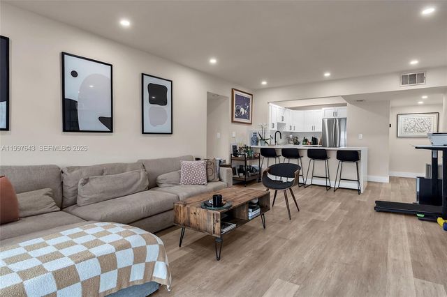 7473 SW 82nd St A314, Miami, FL 33143