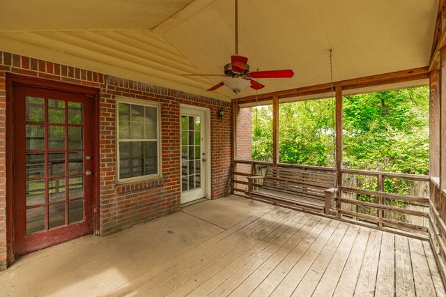 572 Hawkins Dr, Gallatin, TN 37066