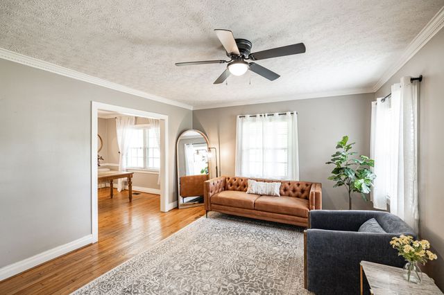 572 Hawkins Dr, Gallatin, TN 37066