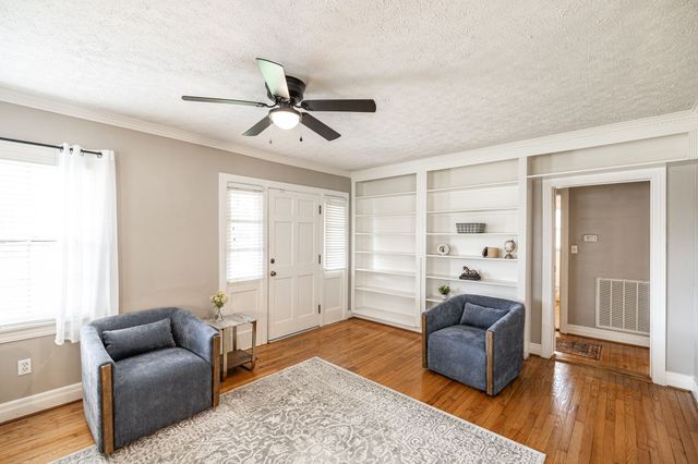 572 Hawkins Dr, Gallatin, TN 37066