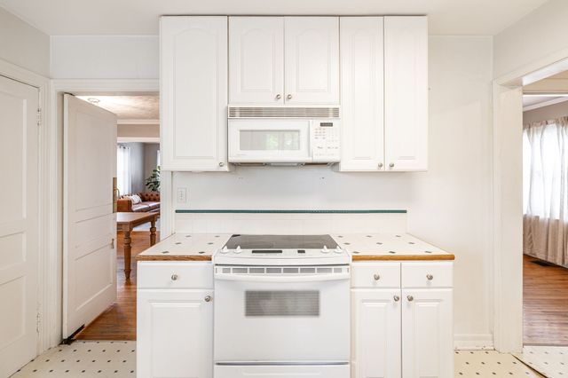 572 Hawkins Dr, Gallatin, TN 37066