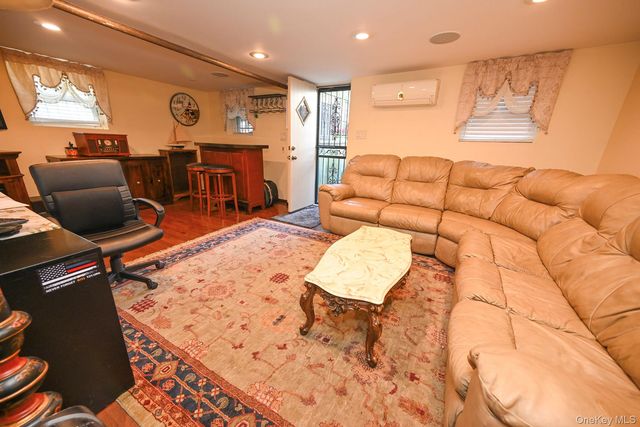 7601 58th Road, Middle Village, NY 11379