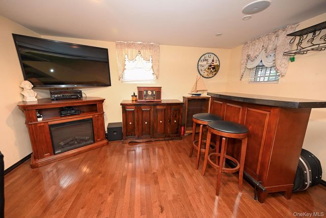 7601 58th Road, Middle Village, NY 11379