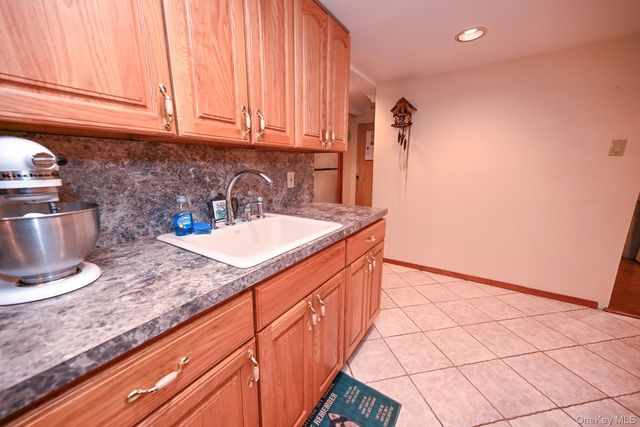 7601 58th Road, Middle Village, NY 11379