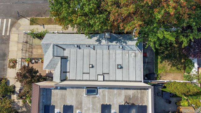 7601 58th Road, Middle Village, NY 11379