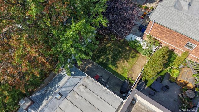 7601 58th Road, Middle Village, NY 11379