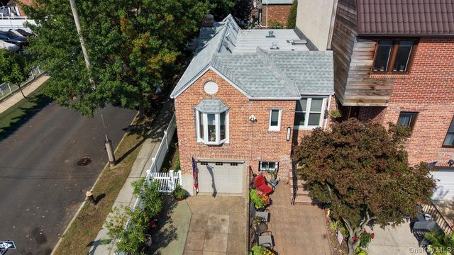 7601 58th Road, Middle Village, NY 11379