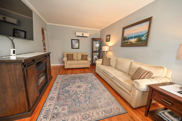 7601 58th Road, Middle Village, NY 11379