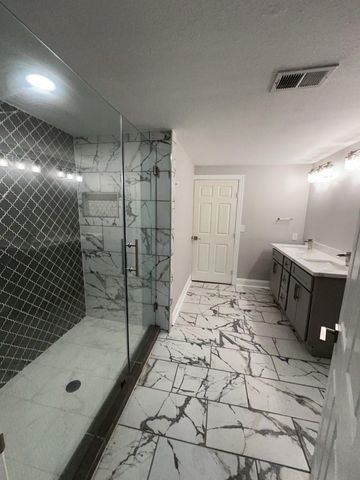 401 Walton Street, Houston, TX 77009