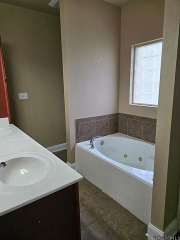 14050 Serenity Cove Dr, Gonzales, LA 70737