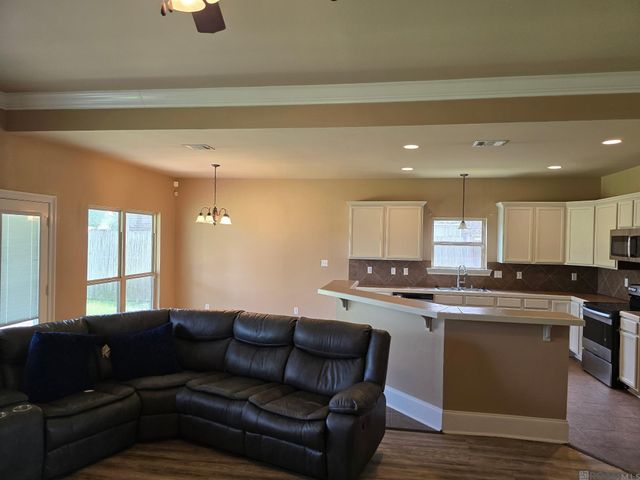 14050 Serenity Cove Dr, Gonzales, LA 70737