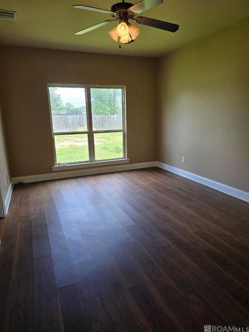 14050 Serenity Cove Dr, Gonzales, LA 70737