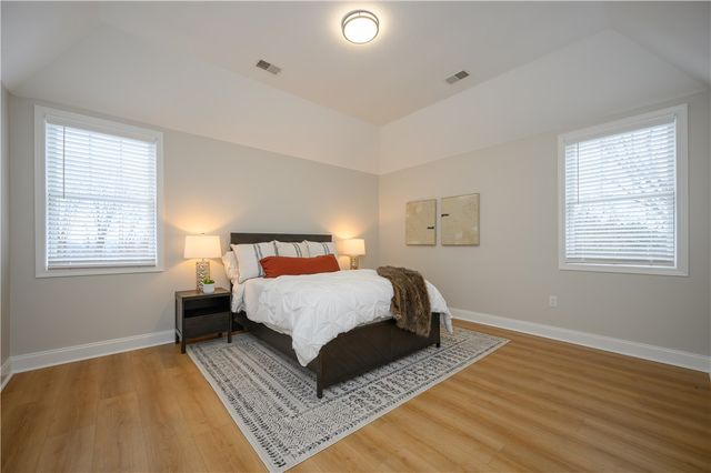 100 Summerlawn Dr, Bell Acres, PA 15143