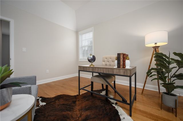 100 Summerlawn Dr, Bell Acres, PA 15143