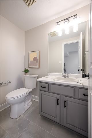 100 Summerlawn Dr, Bell Acres, PA 15143