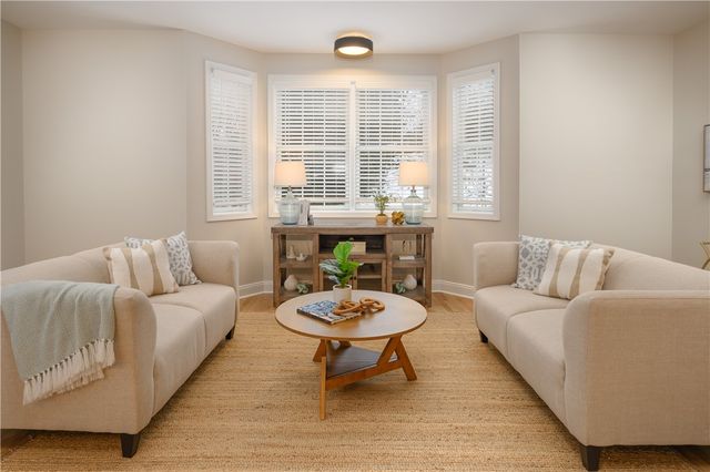 100 Summerlawn Dr, Bell Acres, PA 15143