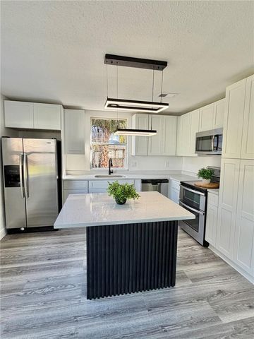 2329 W DORIS STREET, Kissimmee, FL 34741