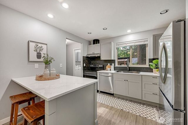 52 Penny Lane, Port Townsend, WA 98368