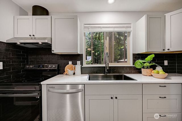 52 Penny Lane, Port Townsend, WA 98368