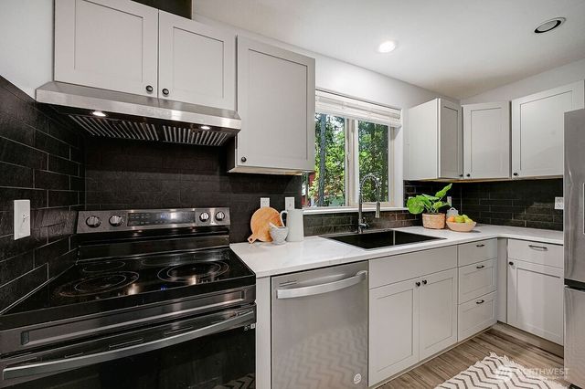 52 Penny Lane, Port Townsend, WA 98368