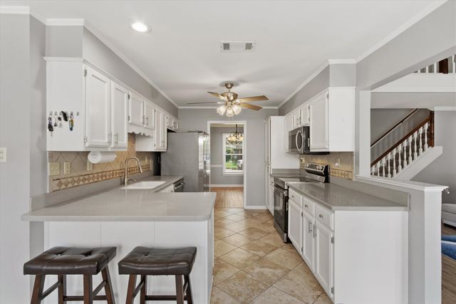 7574 DEXTER HILLS DR, Memphis, TN 38016