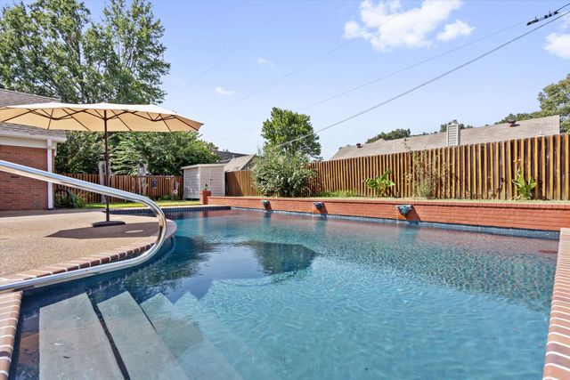 7574 DEXTER HILLS DR, Memphis, TN 38016