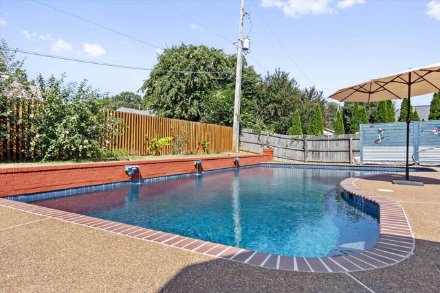 7574 DEXTER HILLS DR, Memphis, TN 38016