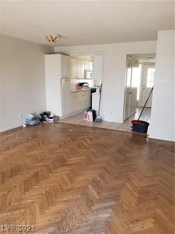 4231 White Sands Avenue, Las Vegas, NV 89121