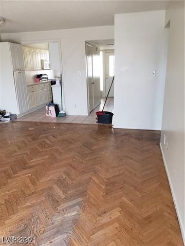 4231 White Sands Avenue, Las Vegas, NV 89121