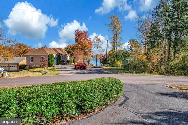 219 CORNWALLIS AVE, Locust Grove, VA 22508