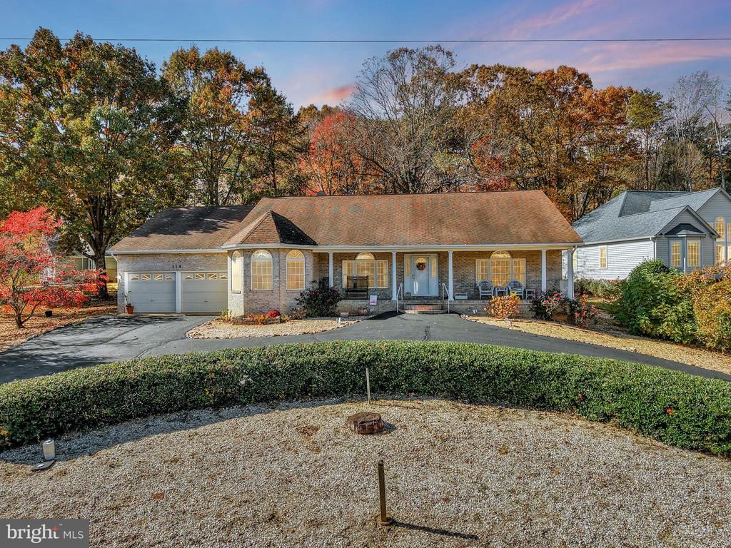 219 CORNWALLIS AVE, Locust Grove, VA 22508