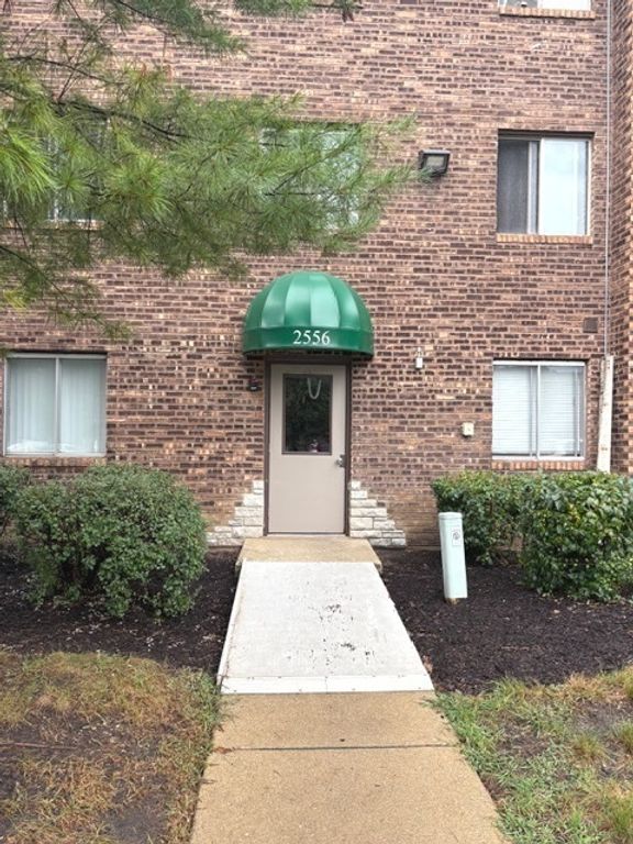 2556 Waterbury Drive 1906, Woodridge, IL 60517 — photo 2