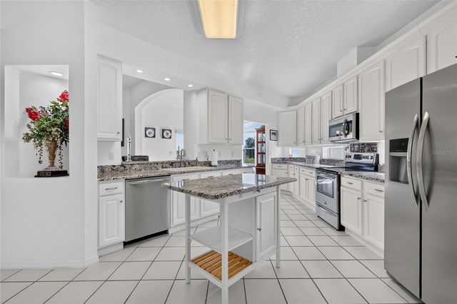 5049 ST ANDREWS ARCADE, Leesburg, FL 34748