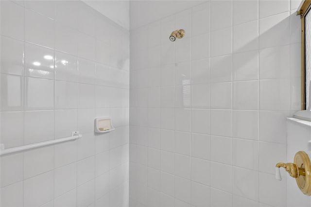 5049 ST ANDREWS ARCADE, Leesburg, FL 34748