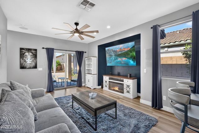 16977 W MANCHESTER Drive, Surprise, AZ 85374