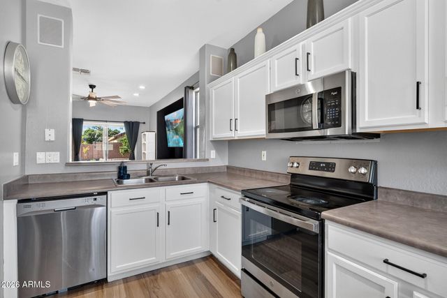 16977 W MANCHESTER Drive, Surprise, AZ 85374
