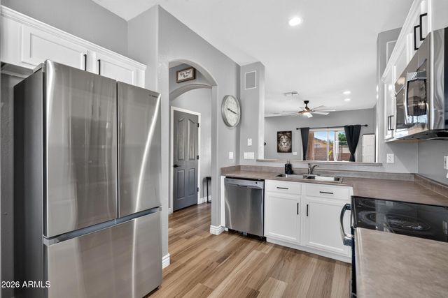 16977 W MANCHESTER Drive, Surprise, AZ 85374