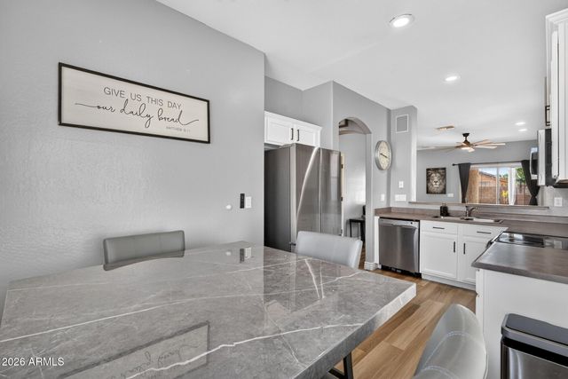 16977 W MANCHESTER Drive, Surprise, AZ 85374