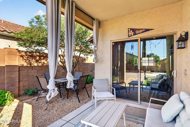 16977 W MANCHESTER Drive, Surprise, AZ 85374